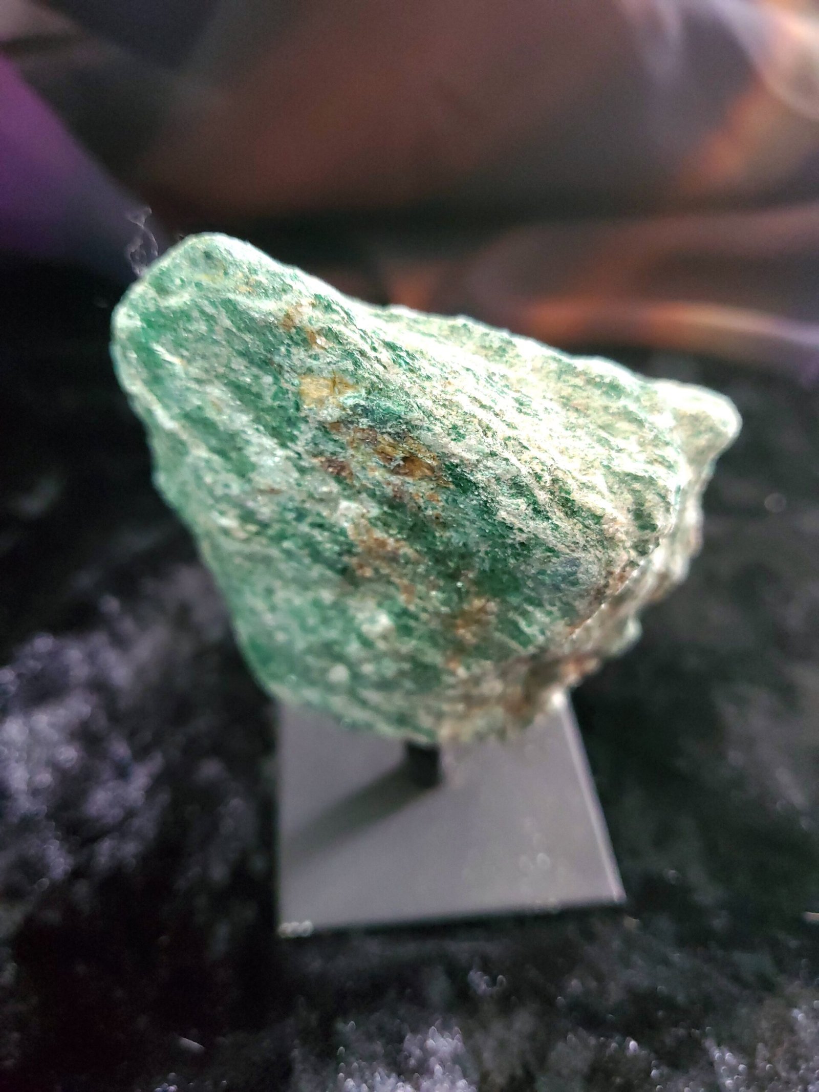 Fuchsite Rough on stand - Image 2