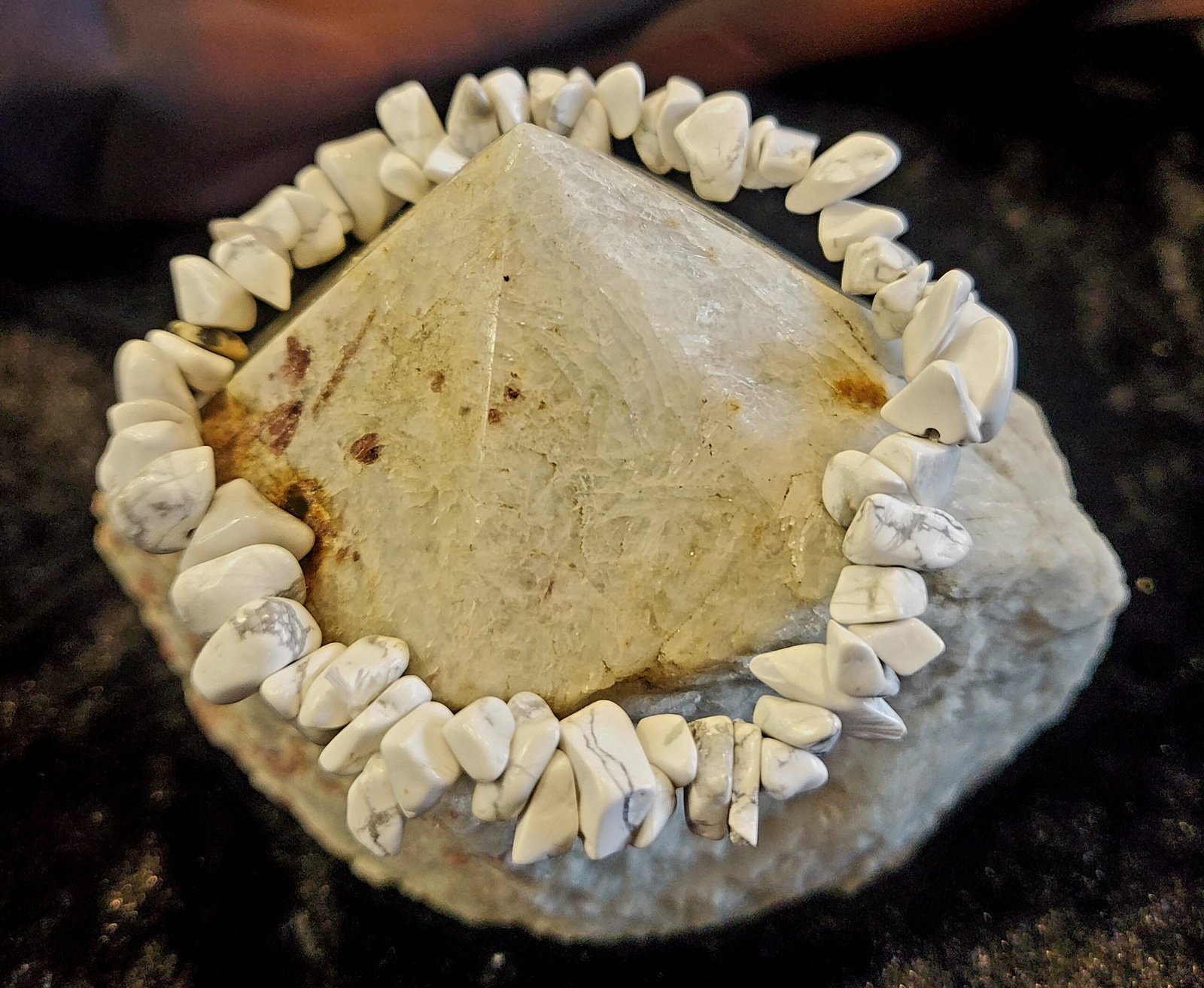 Howlite Chip Bracelet